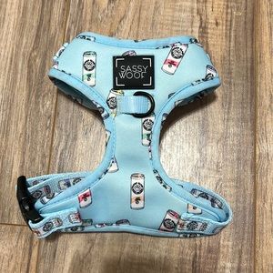 Sassy Woof White Paw Harness | Size XS | Only worm once, like new condition